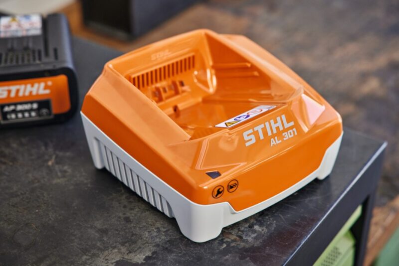 CARREGADOR STIHL RAPIDO AL 301 220V - Imagem 4