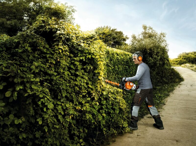 PODADOR STIHL HS 82RA GASOL 600MM/24" - Imagem 3