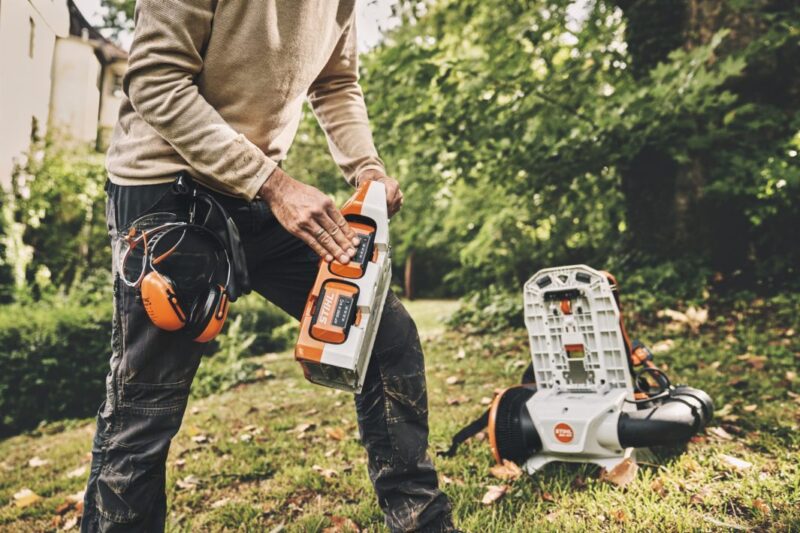 SOPRADOR STIHL COSTAL BGA 300 (SEM BATERIA - SEM CARREGADOR) - Imagem 6