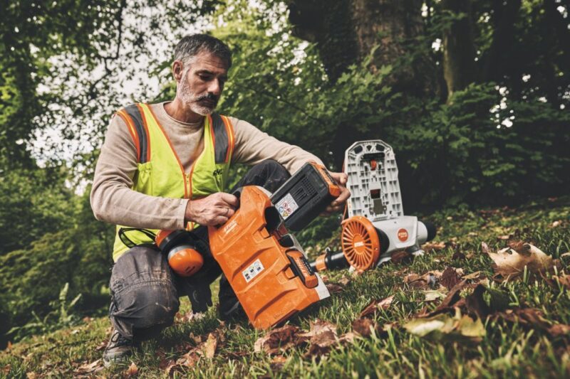 SOPRADOR STIHL COSTAL BGA 300 (SEM BATERIA - SEM CARREGADOR) - Imagem 4